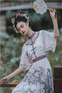 婆婆除夕做了十菜一汤，我让她滚去厨房啃冷馒头全文